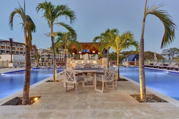 Hideaway at Royalton St Lucia Resort & Spa (Adults Only) - Dips Pool Bar